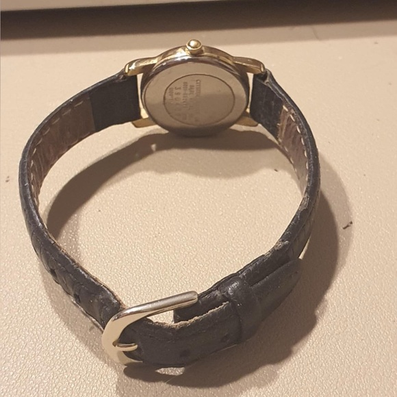 Vintage Citizen Quartz Goldtone/White Leather Women's Watch - Picture 3 of 4